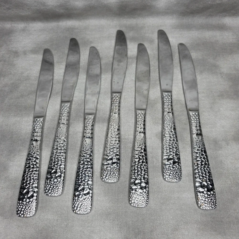 (X7) Hammered Silver Tone Dinner Knives 9 3/8